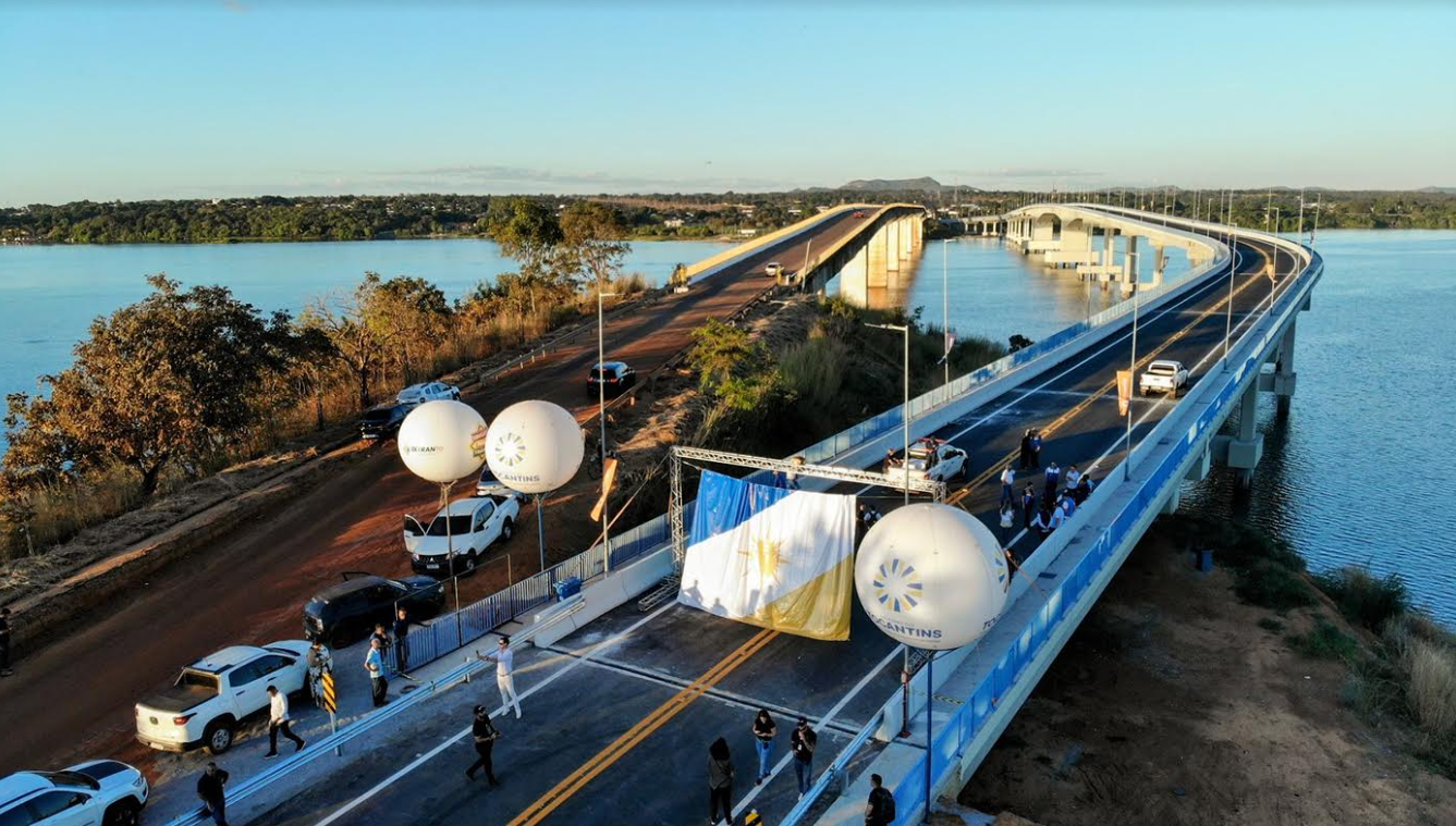 A nova Ponte de Porto Nacional, com 1.488 metros de comprimento, é a maior obra de infraestrutura no estado, eliminando a dependência de balsas e facilitando o transporte regional. Foto: Adilvan Nogueira